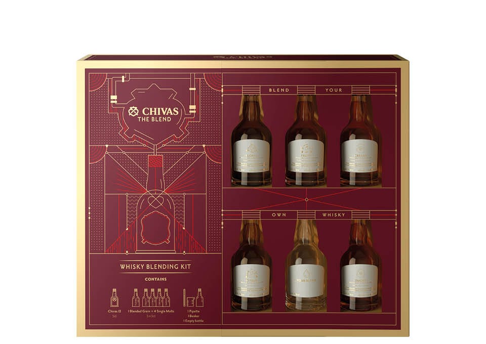 Lot - 6 bouteilles 2 bts : WHISKY CHIVAS REGAL Blended 18 Years Gold  Signature (70 cl, 40°) Etuis d'origine (abimés) - Catalog# 760907 Fine Wine  & Spirits Online